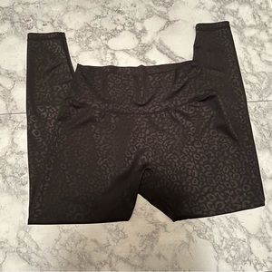 Buffbunny-Rebel Legging -
Black Leopard-L